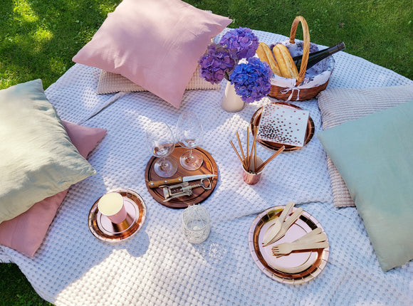 Uspořádejte si piknik v trávě