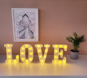 Svítící LED nápis LOVE